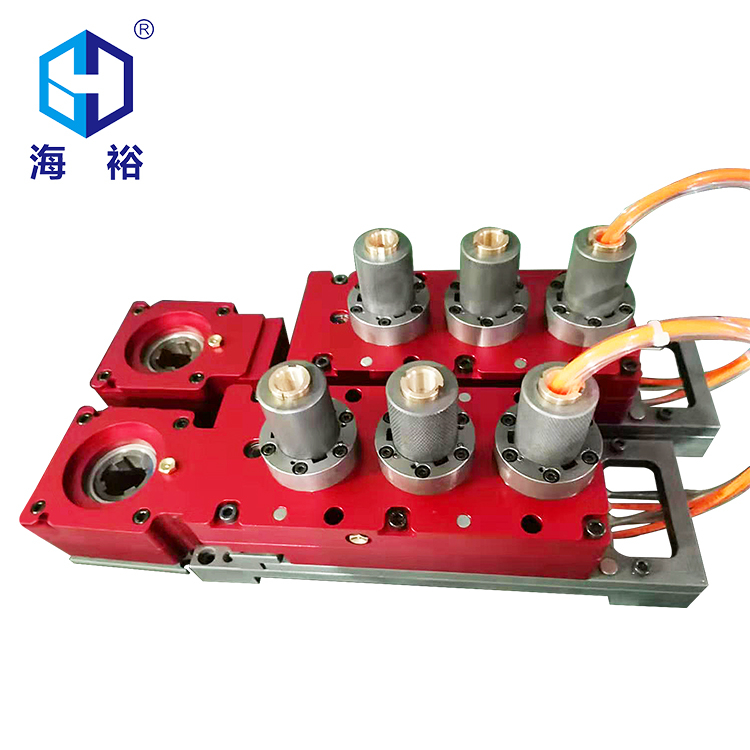 三孔模內攻牙機